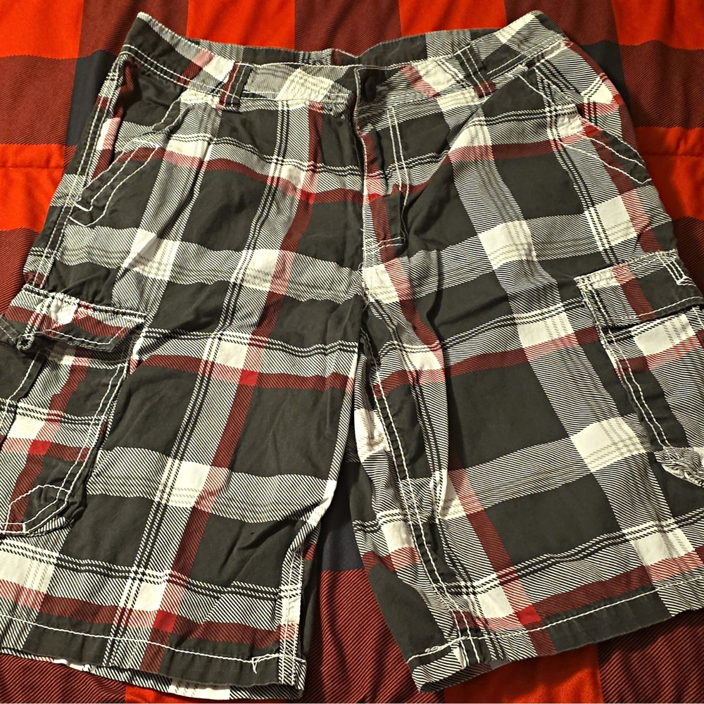 Surplus Men's Black White Red Plaid Cargo Shorts Cotton Flat Front Zip Pockets
